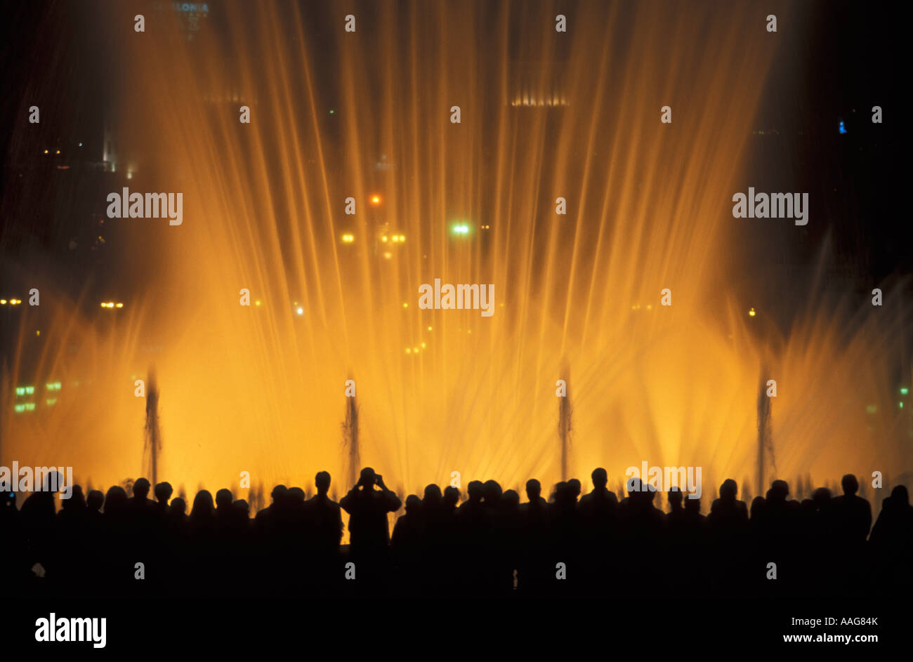Les spectateurs en face de Font Magica Montjuic Barcelone Catalogne Espagne Banque D'Images