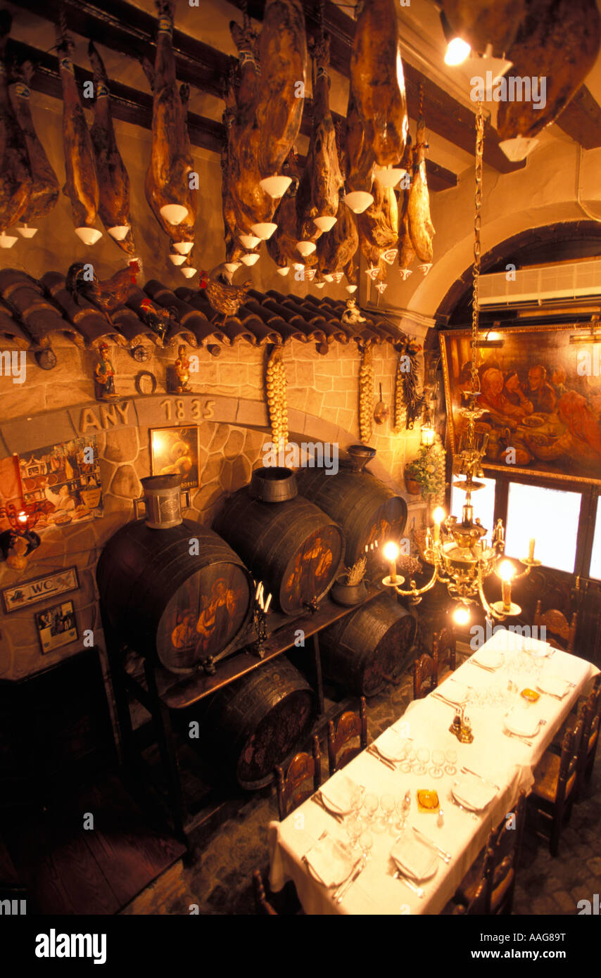 Vue à l'intérieur Restaurant Los Caracoles Vieille Ville Barcelona La Catalogne Espagne Banque D'Images
