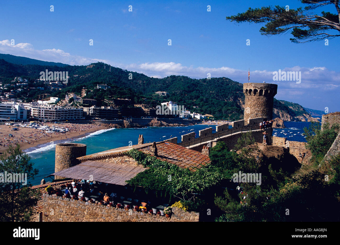Vila Vella Restaurant vue aérienne de la vieille ville avec le château de Tossa de Mar Costa Brava Catalogne Espagne Banque D'Images