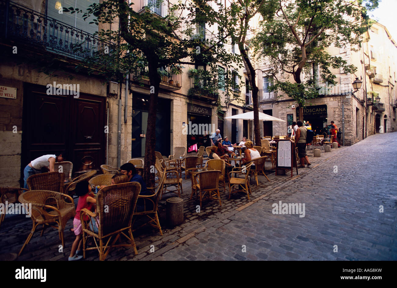 Restaurant dans le Vieux Quartier Juif El Call Girona Costa Brava Catalogne  Espagne Photo Stock - Alamy