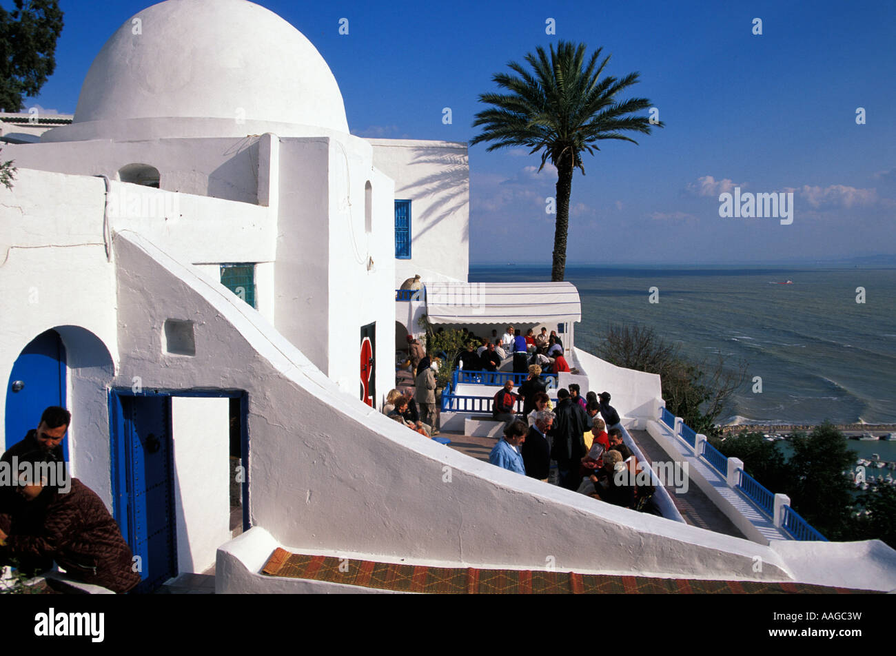 Café avec vue sur la mer Sidi Bou Said Tunisie Banque D'Images