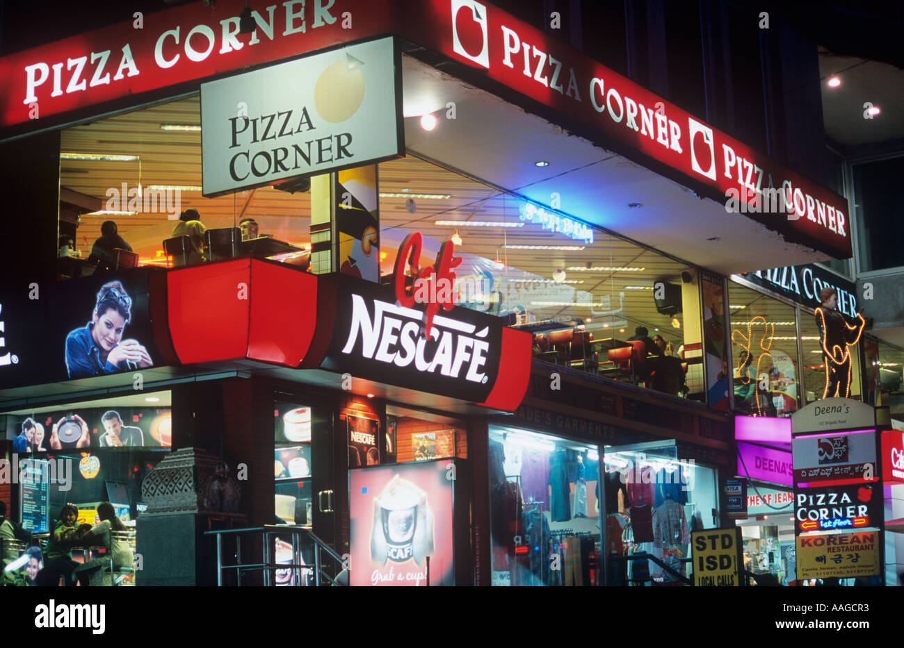 Brigade Road Bangalore Karnataka Inde la nuit Banque D'Images