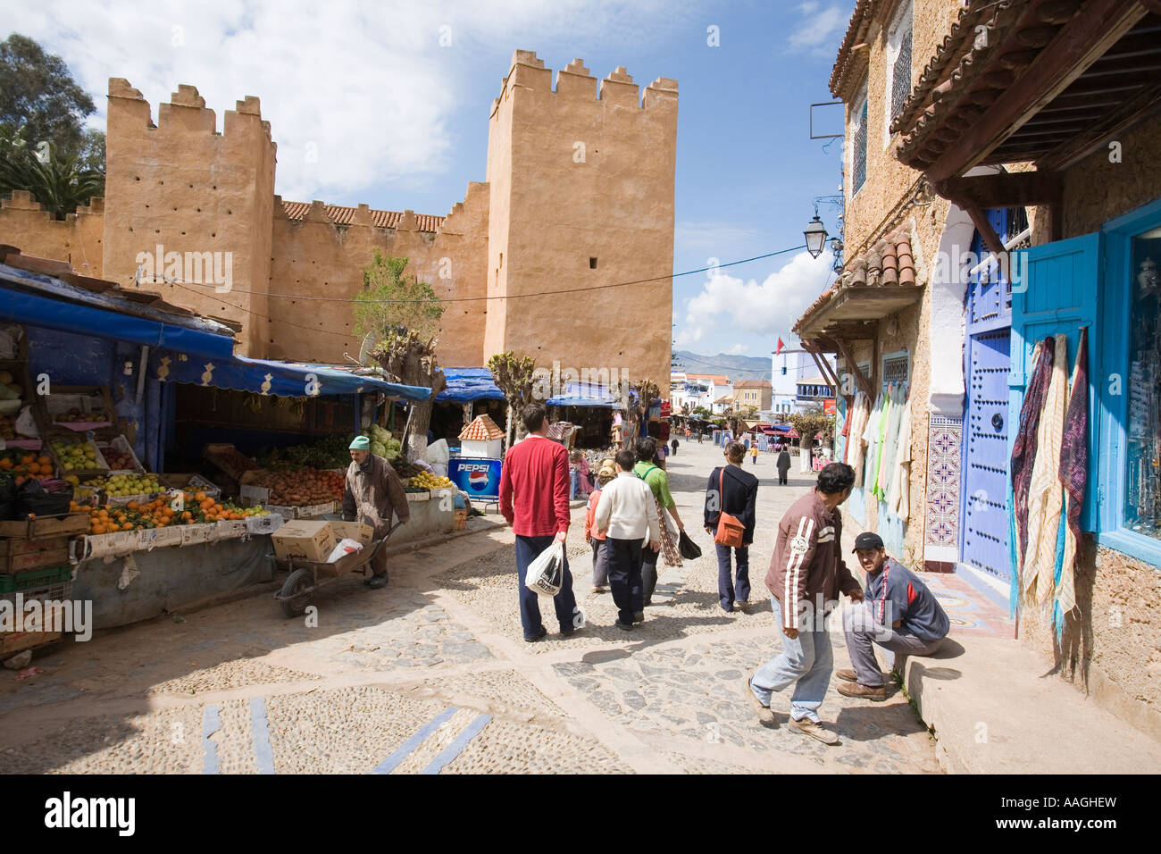 La place Uta el Hammam à Chefchaouen Maroc Sud Banque D'Images