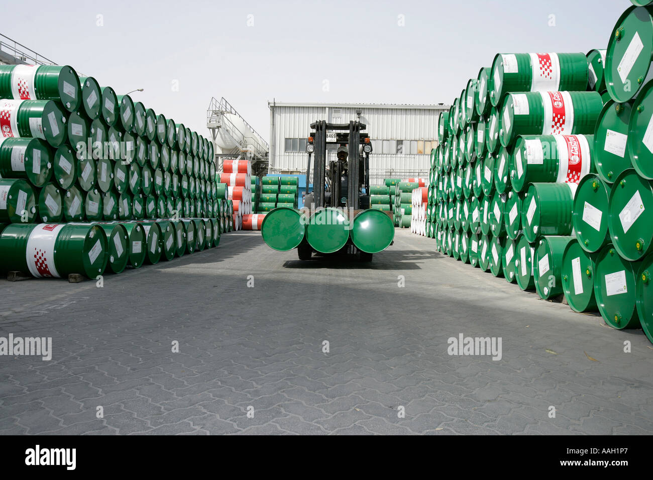 La fabrication de l'huile, lubrifiants, de l'industrie usine de lubrifiants pétroliers Moyen-orient Zone Franche de Jebel Ali Dubai UAE Banque D'Images