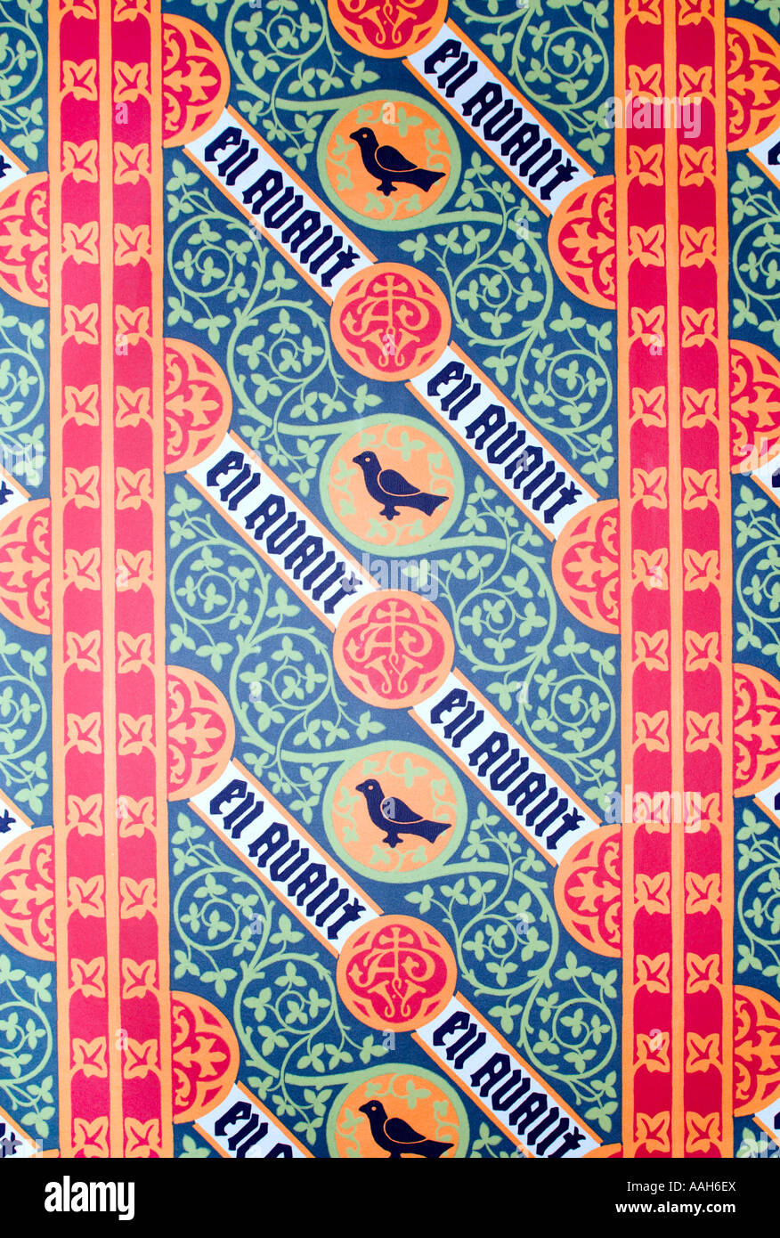 Papier peint conçu par le célèbre architecte victorien Augustus Welby Pugin pour son accueil, la Grange, dans la région de Ramsgate, Kent Banque D'Images