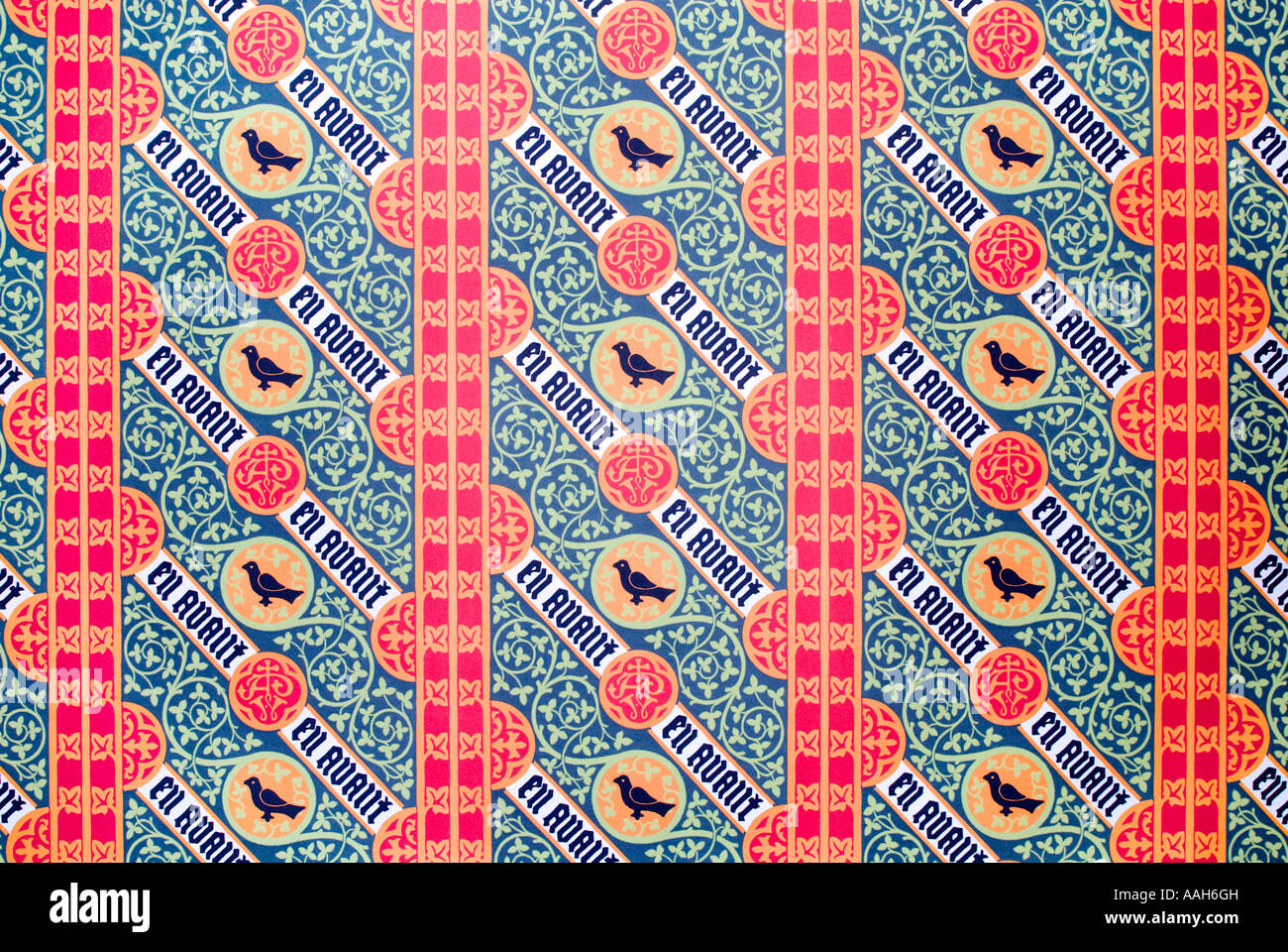 Papier peint conçu par le célèbre architecte victorien Augustus Welby Pugin pour son accueil, la Grange, dans la région de Ramsgate, Kent Banque D'Images