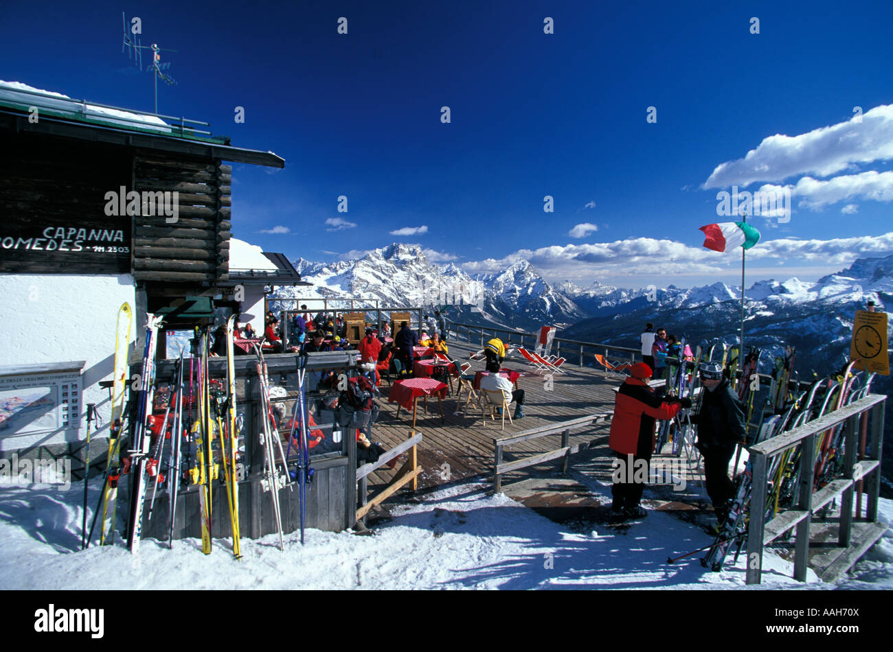 Chalet de ski Rifugio Pomedes Tofane Cortina d Ampezzo Dolomites Vénétie Italie Banque D'Images