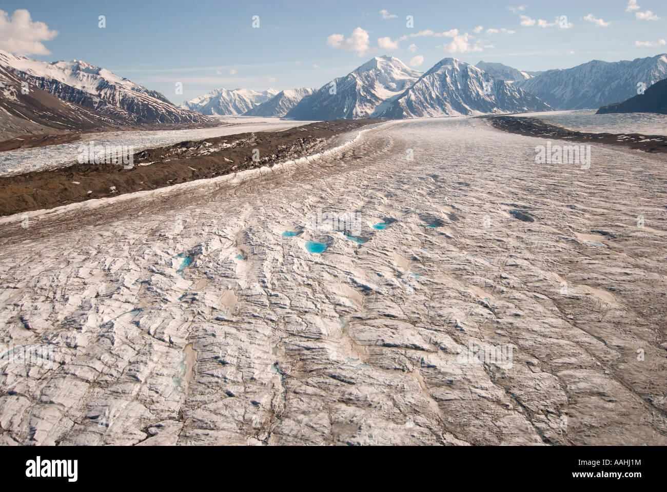 Glacier Kaskawulsh circulant dans le St Elias dans le parc national Kluane, Yukon Canada une victime du changement climatique Banque D'Images