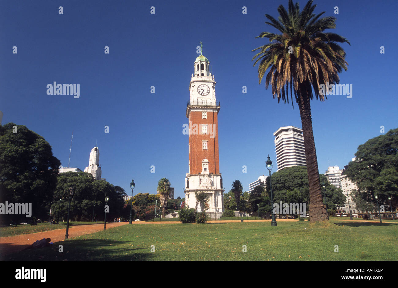 Torre Monumental, anciennement appelé la Tour anglaise / Torre Ingles, Plaza Fuerza Aerea Argentina, quartier du Retiro, Buenos Aires, Argentine Banque D'Images