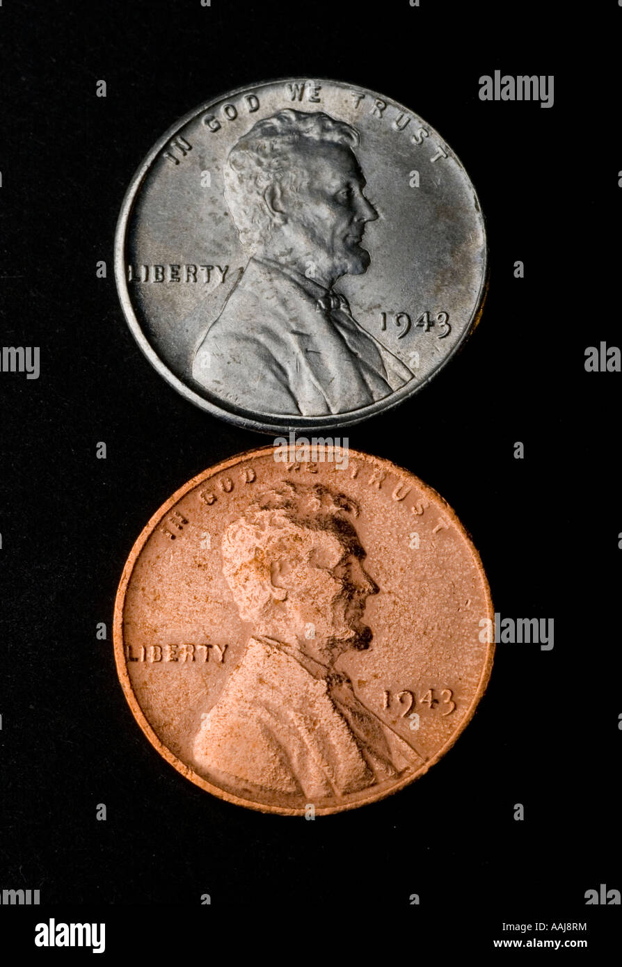 1943 steel penny (ci-dessus) et 1943, penny en cuivre (ci-dessous). Banque D'Images