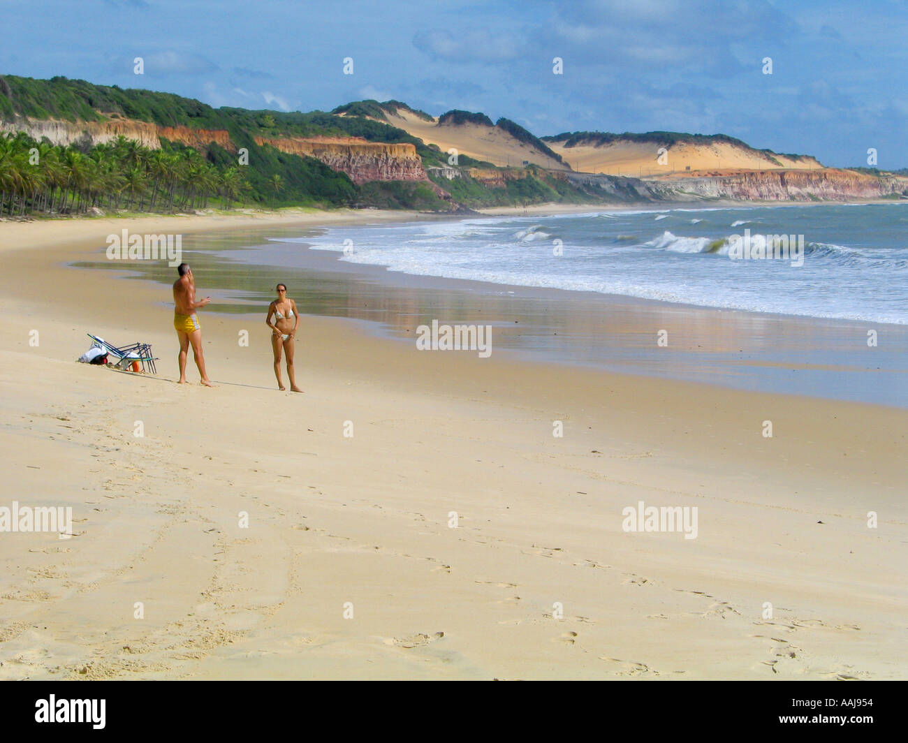 La plage Praia do Madeiro Rua dos par bay dans Pipa, au sud de Natal, Brésil. Également appelé Dolphin's beach. Banque D'Images