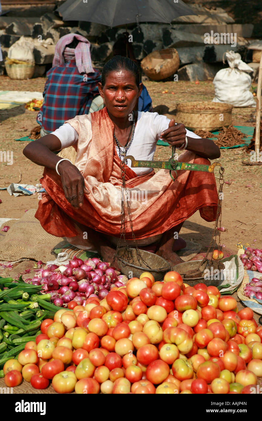 Au marché à Bissamcuttack, Chatikona, près de Mirbel, Orissa, Inde Banque D'Images