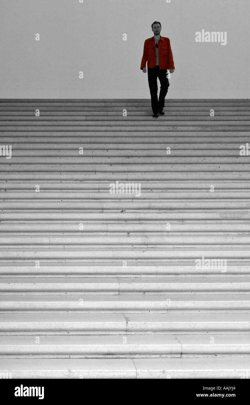 La Triennale de Milan en colimaçon escaliers descendant guy Banque D'Images