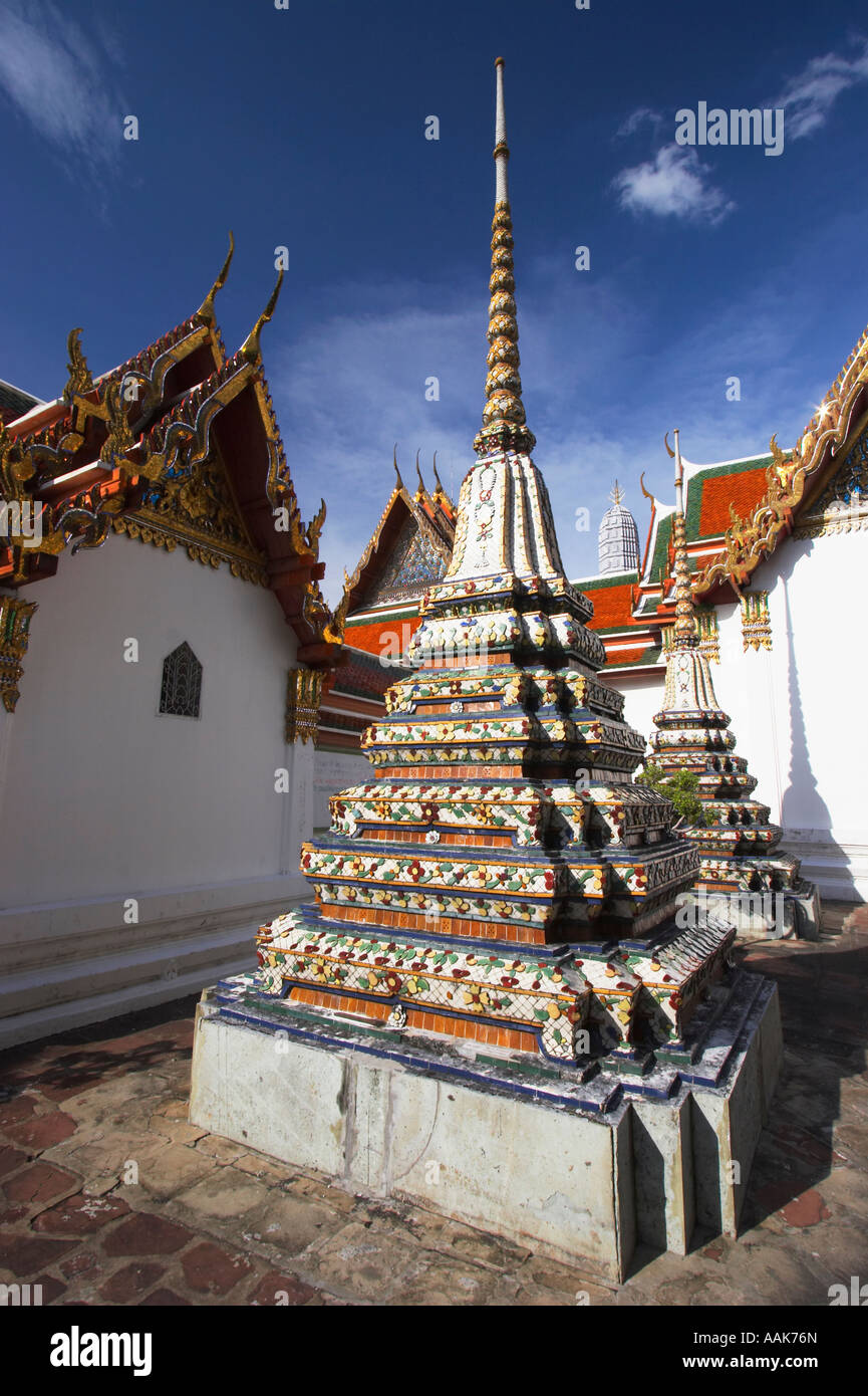 Stupa colorée à Wat Pho Banque D'Images