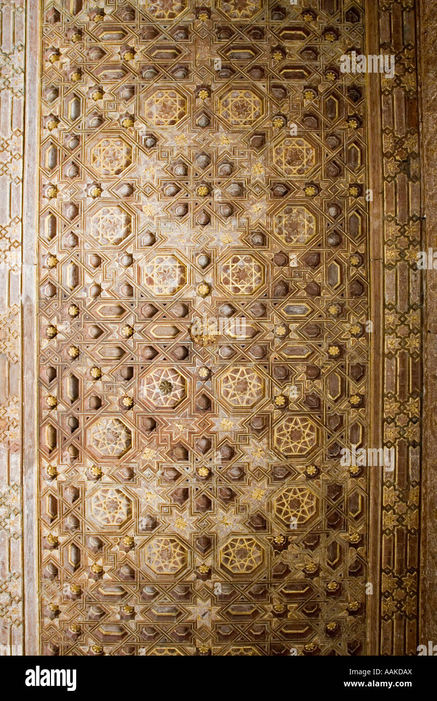 L'intérieur de porte ouvragée El Alcazar de Séville Andalousie Espagne Banque D'Images