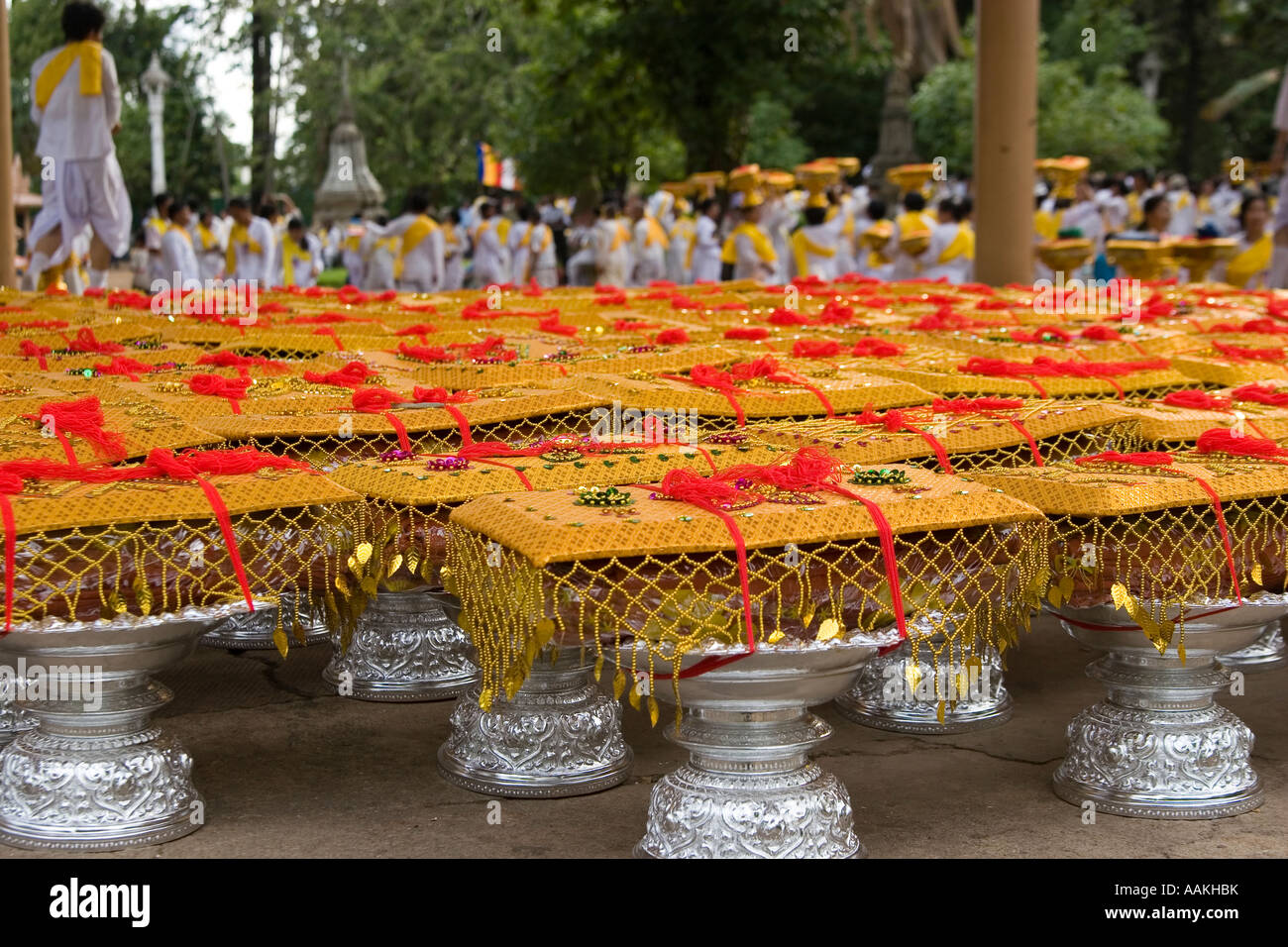 Celebrations De L Anniversaire De Bouddha Cambodge Phnom Penh Photo Stock Alamy Celebrations De L Anniversaire De Bouddha Cambodge Phnom Penh Photo Stock Alamy
