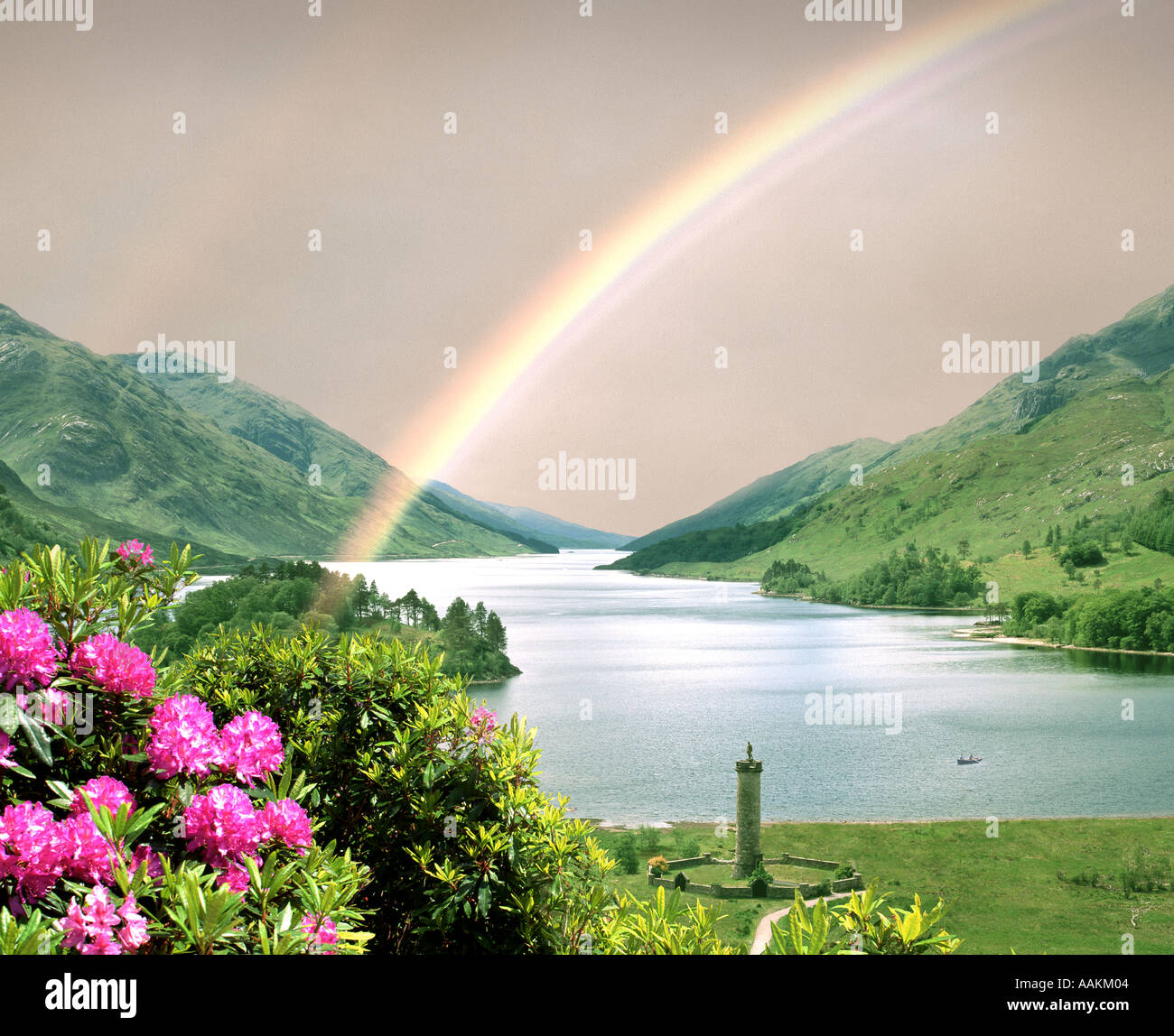 GB - Ecosse : Mémorial de Glenfinnan et Loch Shiel dans les Highlands Banque D'Images