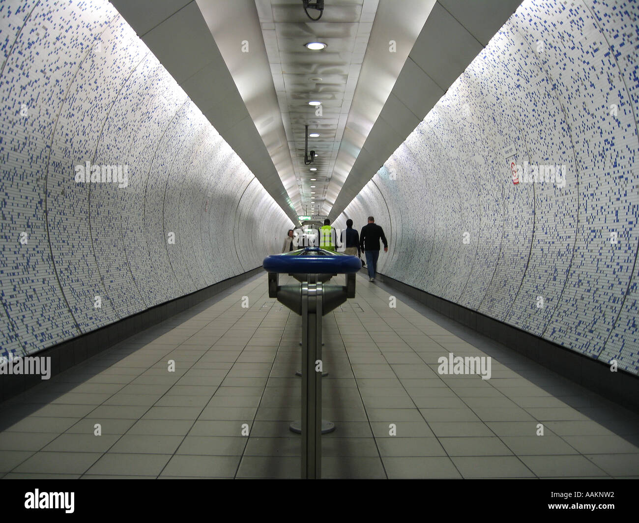 Tunnel du métro, la station Green Park. London UK Banque D'Images
