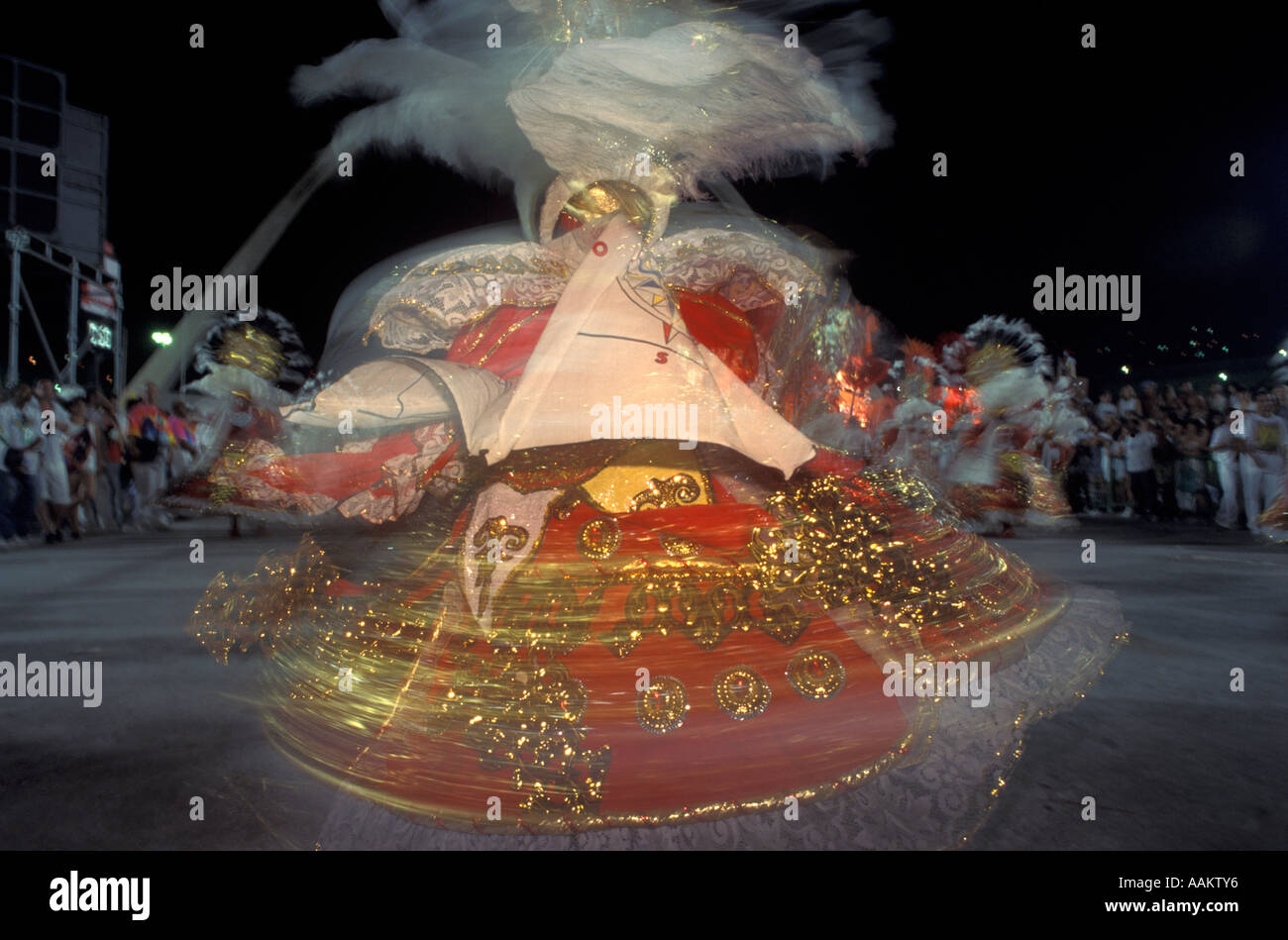 Baianas, Afro-descendants, les danseurs de l'école de samba Carnaval parade, Rio de Janeiro, Brésil. Banque D'Images