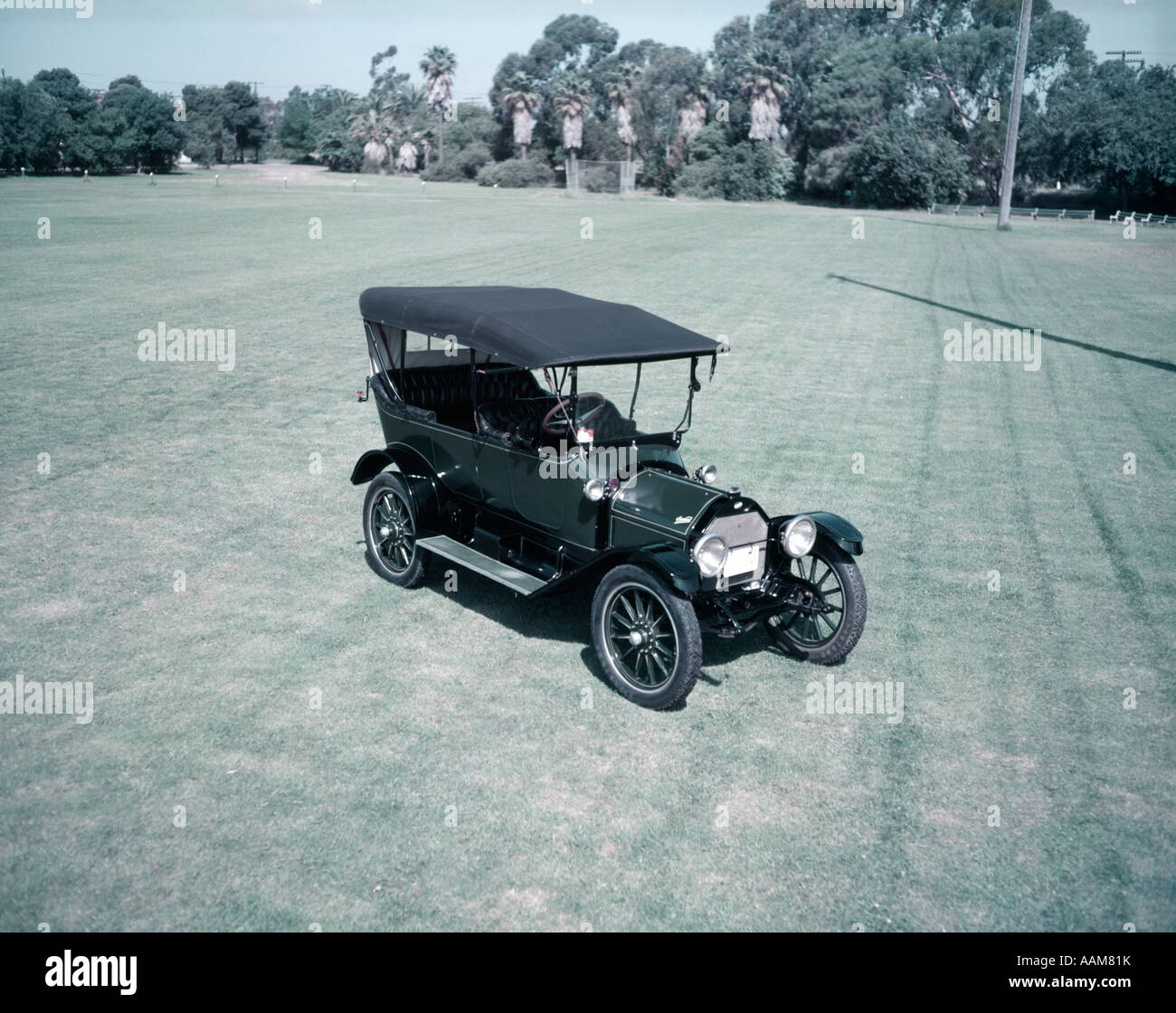 1915 OVERLAND ANTIQUE CAR Banque D'Images