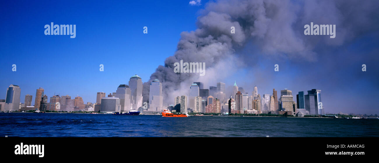 NEW YORK NY le 11 septembre 2001 WORLD TRADE CENTER DÉTRUIT APRÈS UNE ATTAQUE TERRORISTE Banque D'Images
