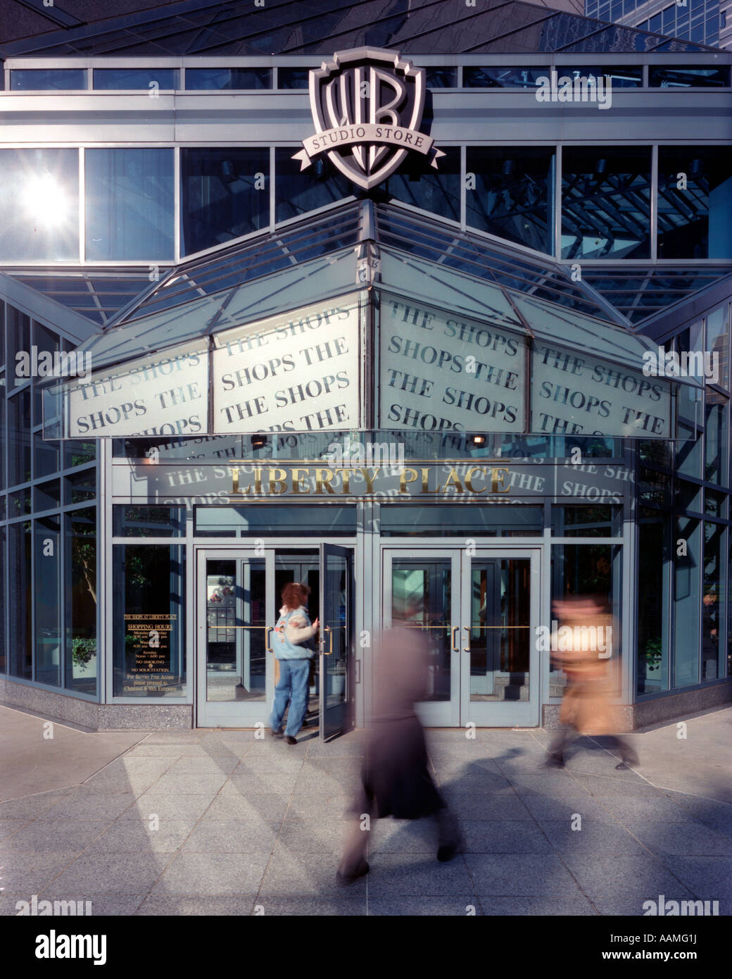 WARNER BROTHERS STORE EN LIBERTÉ Place Shopping Mall, CENTRE VILLE Banque D'Images