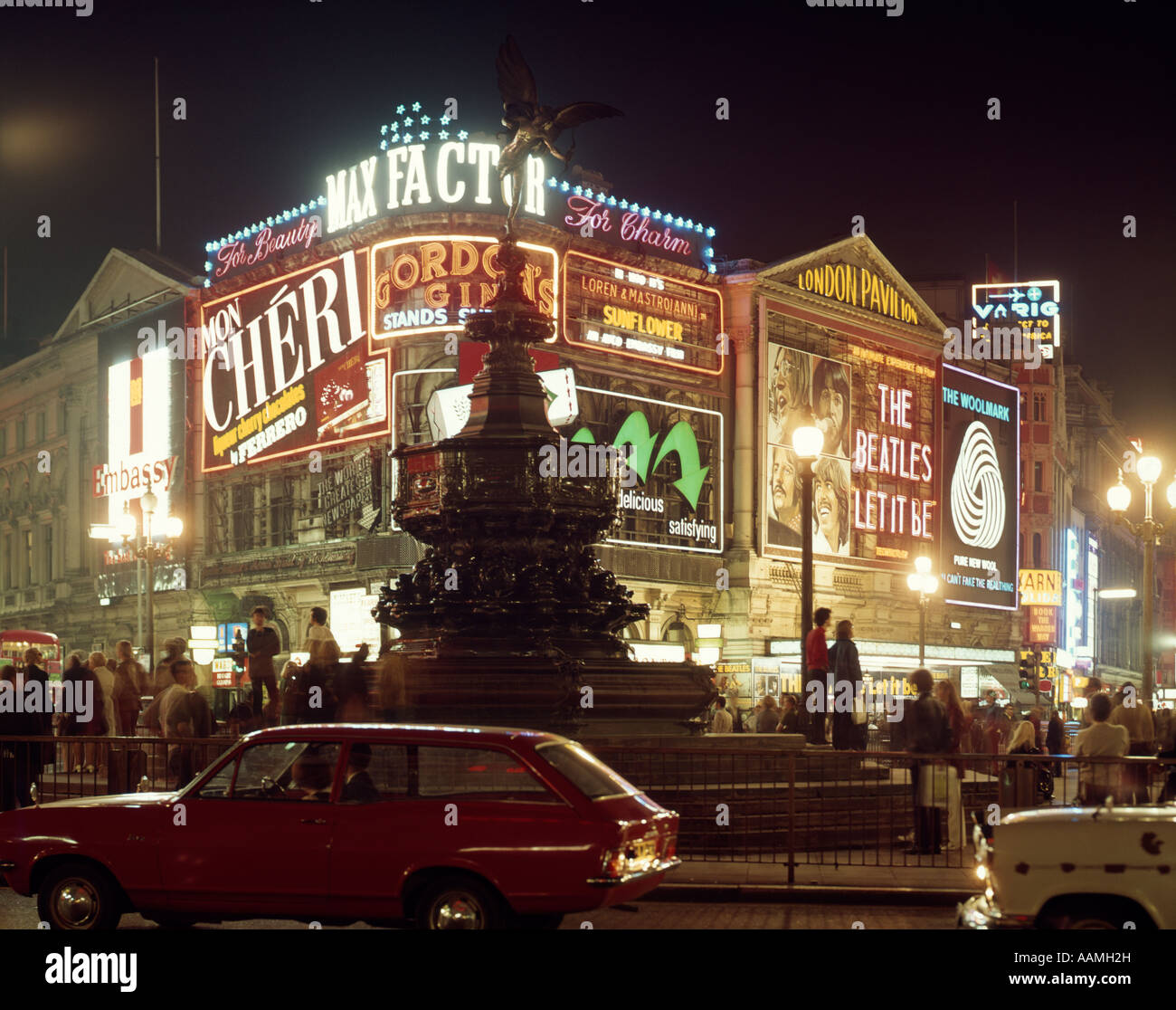 1960 1960 1970 1970 RETRO Picadilly Circus Banque D'Images