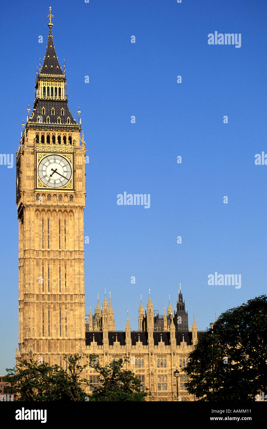 Big Ben et les chambres du Parlement à Londres, en Angleterre. Banque D'Images