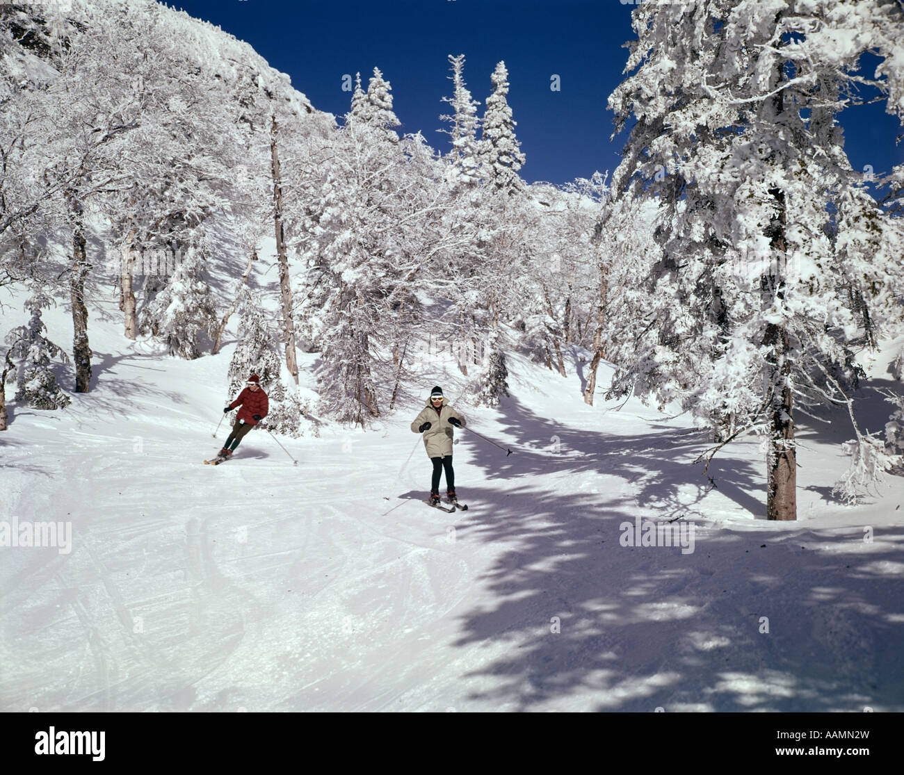 Pistes de ski Neige HIVER Banque D'Images