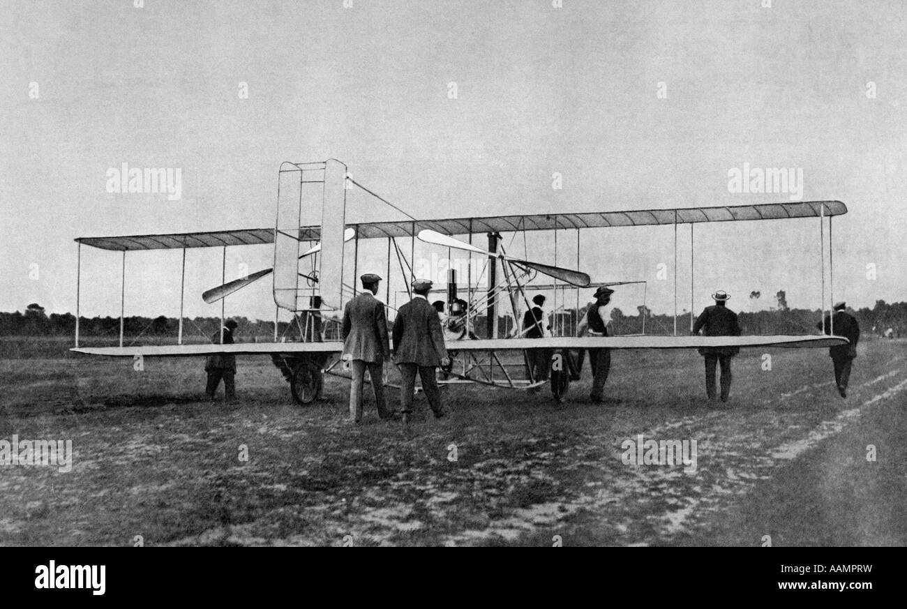Années 1900, Wilbur Wright Brothers montre MONTRE PLANE FLYING MACHINE À L'OFFICE DE GUERRE FRANÇAIS AU MANS AVION AVIATION Banque D'Images