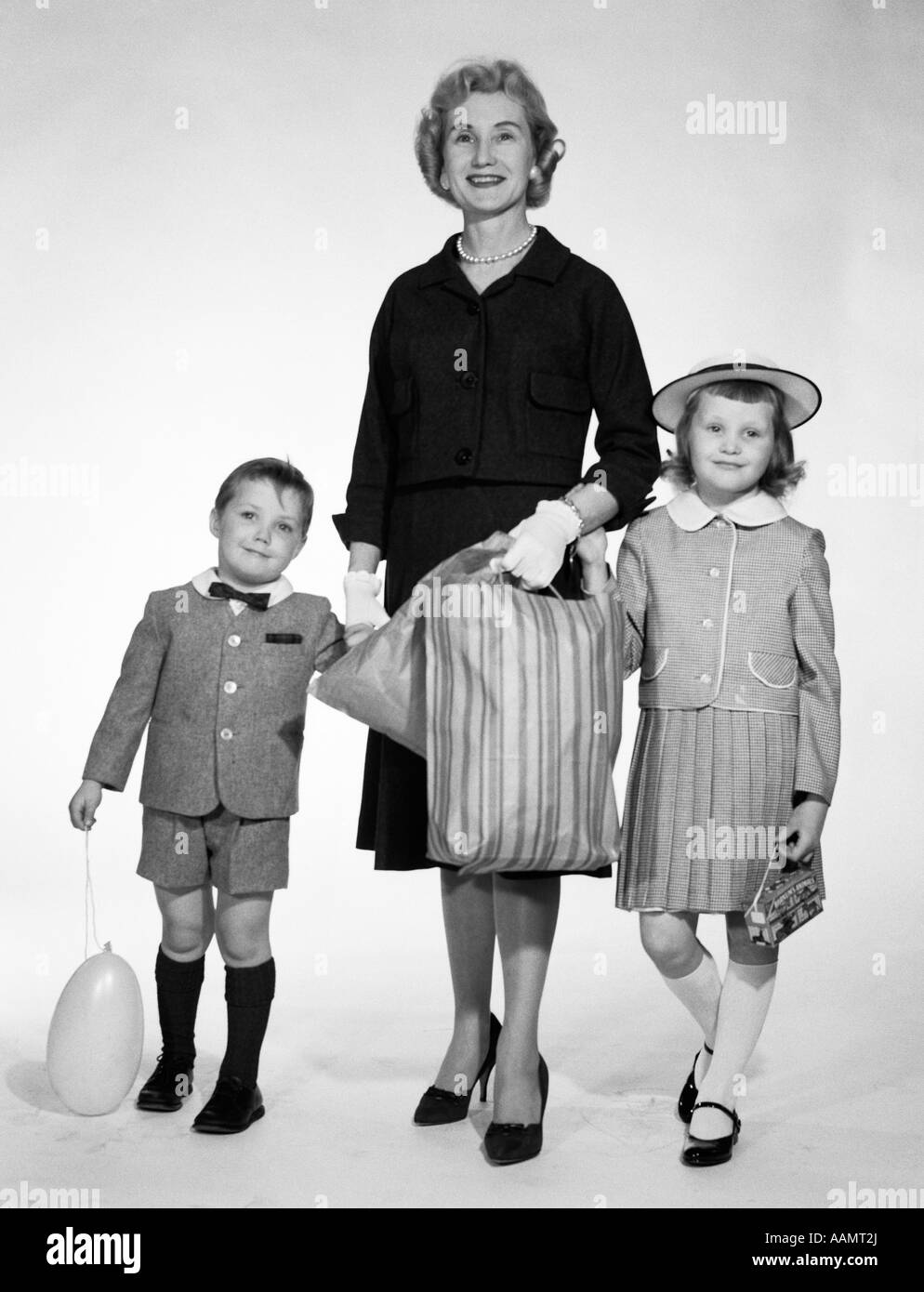 Boîte En Fer Publicitaire Vintage Années 50 – Mère Et Enfant, Marque Indian Barley, Occasion