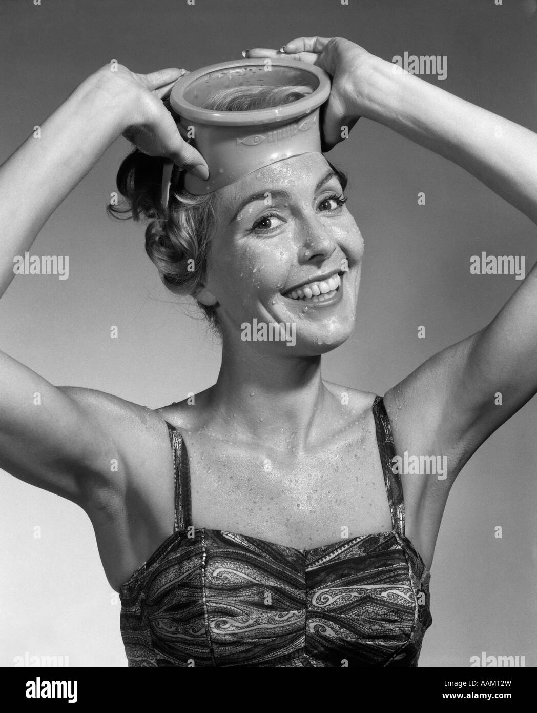 Woman mask 1950s Banque de photographies et d'images à haute résolution -  Alamy