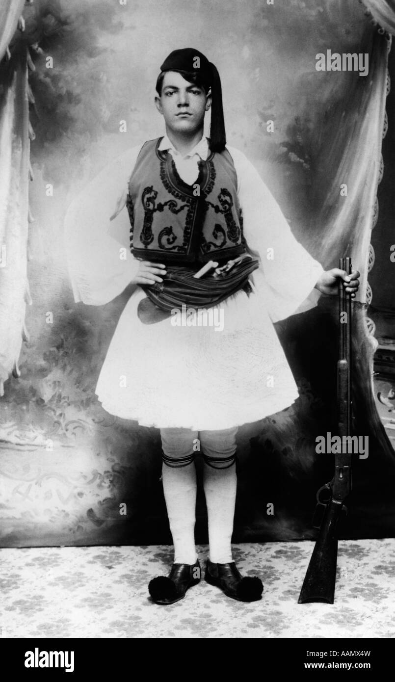 Tournant du siècle des années 1900, l'HOMME EN COSTUME NATIONAL GREC DE LA  GRÈCE SOLDAT GUARD BLOUSON JUPE Fès Photo Stock - Alamy