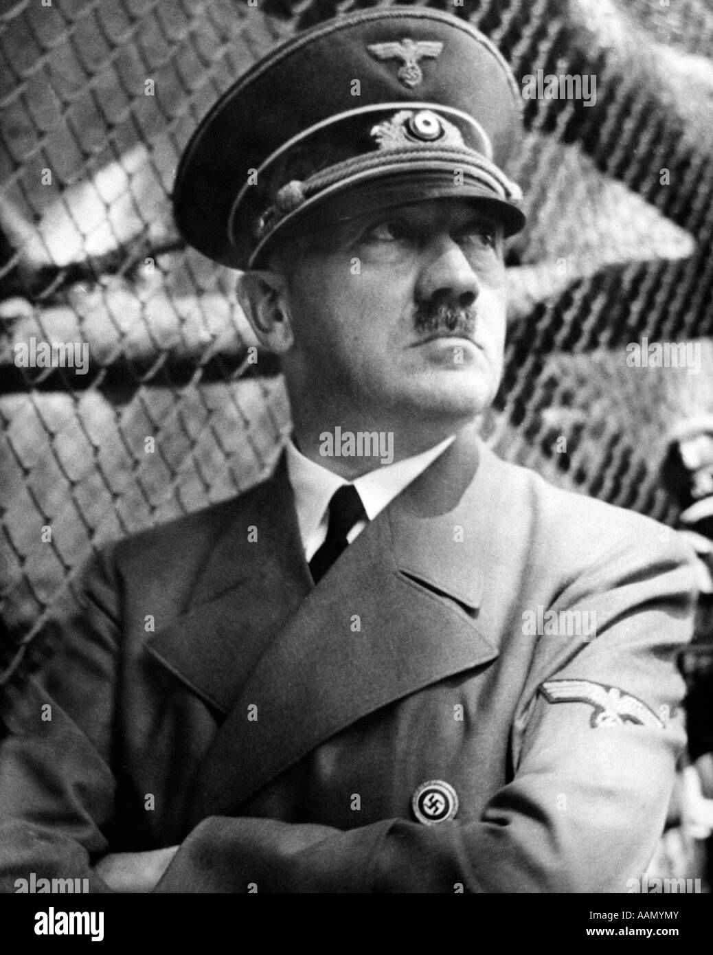 PORTRAIT D'Adolph Hitler EN UNIFORME HAT MOUSTACHE SWASTIKA BORNE LA SECONDE GUERRE MONDIALE, Der Führer dictateur fasciste NAZI GÉNOCIDE ALLEMAND Banque D'Images