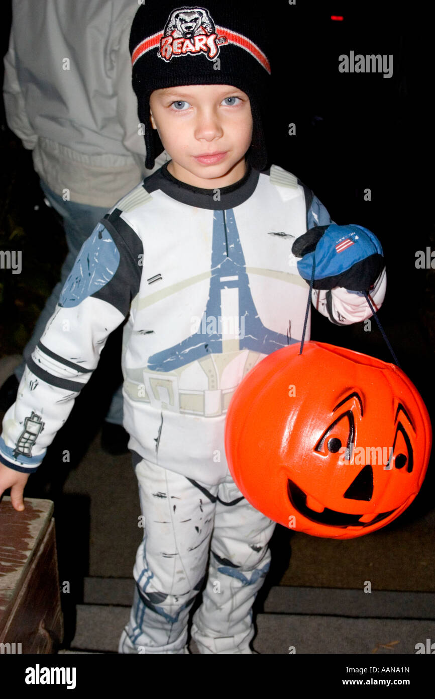 Costume de l'espace traiteur et truc pour Halloween. St Paul Minnesota USA Banque D'Images