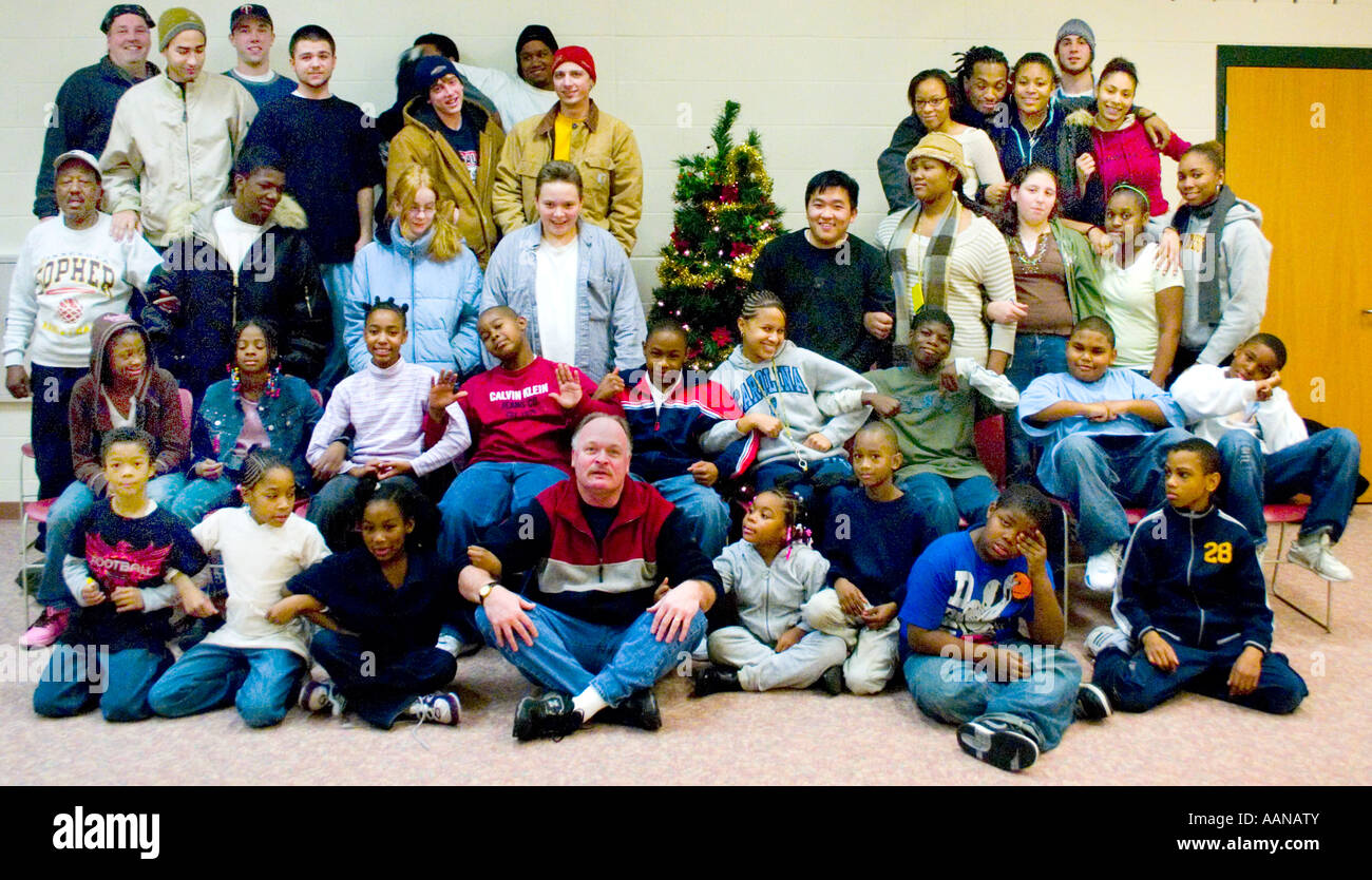 Portrait de Noël annuel d'un groupe de jeunes heureux. St Paul Minnesota USA Banque D'Images
