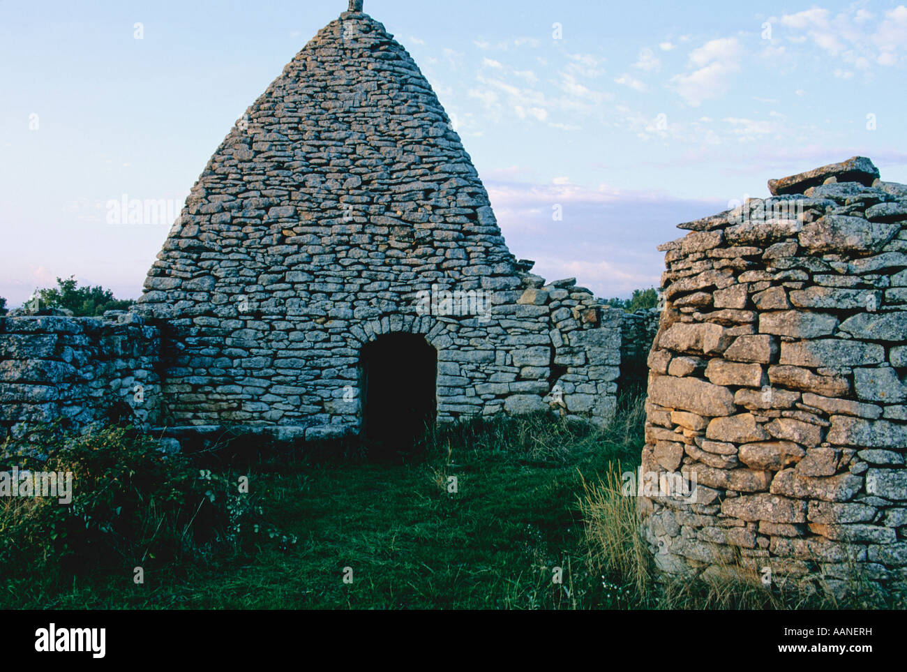 Borie typique, Vaucluse, France, Europe Banque D'Images