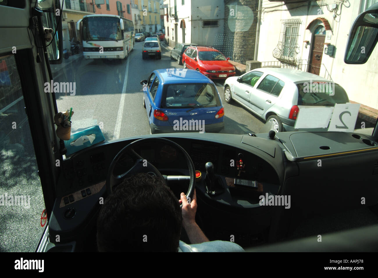 Région Campanie Italie coach drivers voir étroit de l'encombrement des routes près de Sorrento Banque D'Images