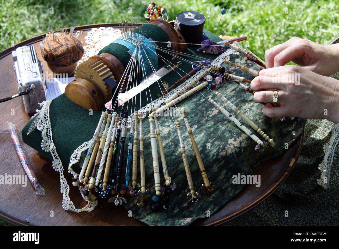 La dentelle démonstration.jours de la guerre civile, 2007 Naper Settlement, Naperville, Illinois USA. Banque D'Images