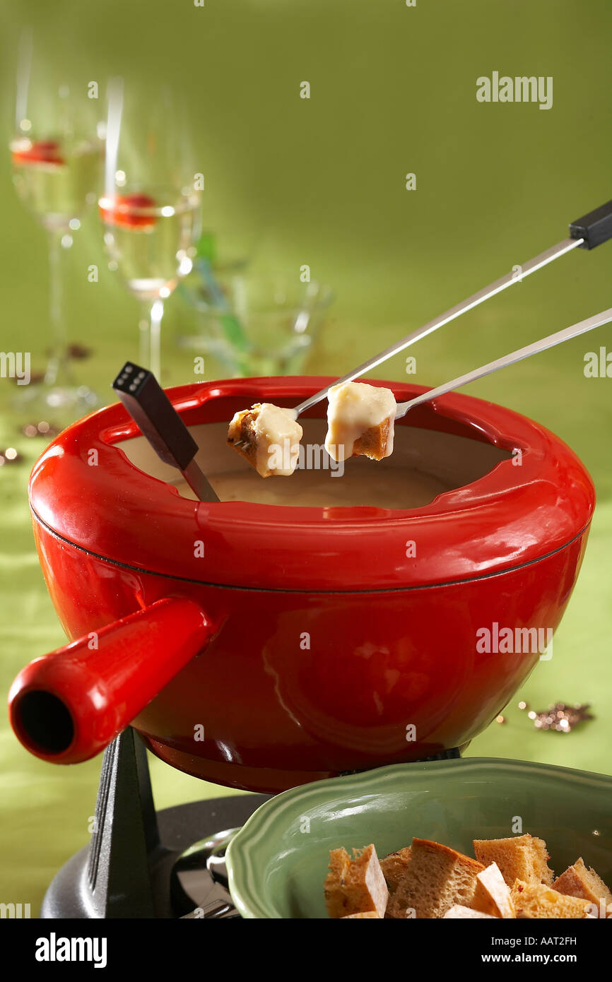Fondue au fromage suisse étape par étape Photo Stock Alamy