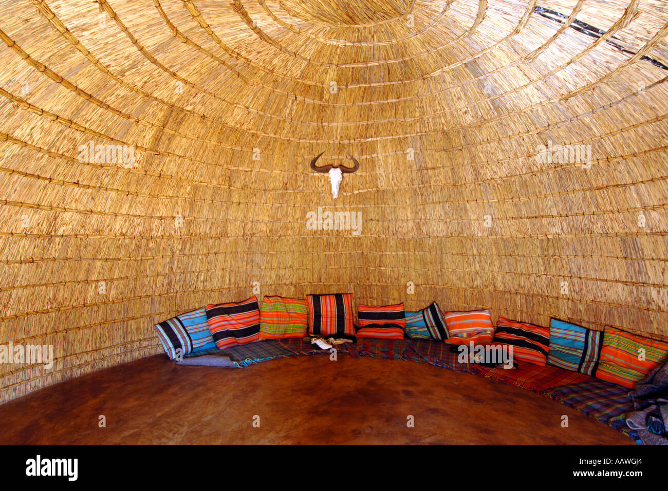African hut interior Banque de photographies et d'images à haute résolution  - Alamy