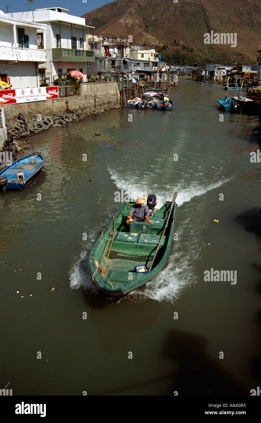 En bateau creek, Tai O, Lantau Island, Hong Kong, Chine Banque D'Images