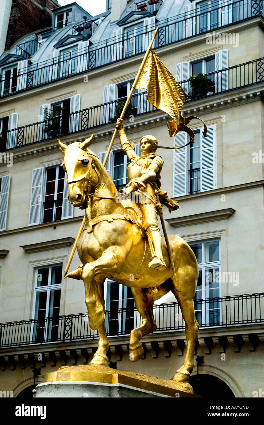 France Paris Jeanne d'Arc Jeanne d'Arc Jeanne d'Arc d'Or 1412 -1431 La Pucelle d'Orléans - Anglo French Guerre de Cent Ans Banque D'Images France Paris Jeanne d'Arc Jeanne d'Arc Jeanne d'Arc d'Or 1412 -1431 La Pucelle d'Orléans - Anglo French Guerre de Cent Ans Banque D'Images
