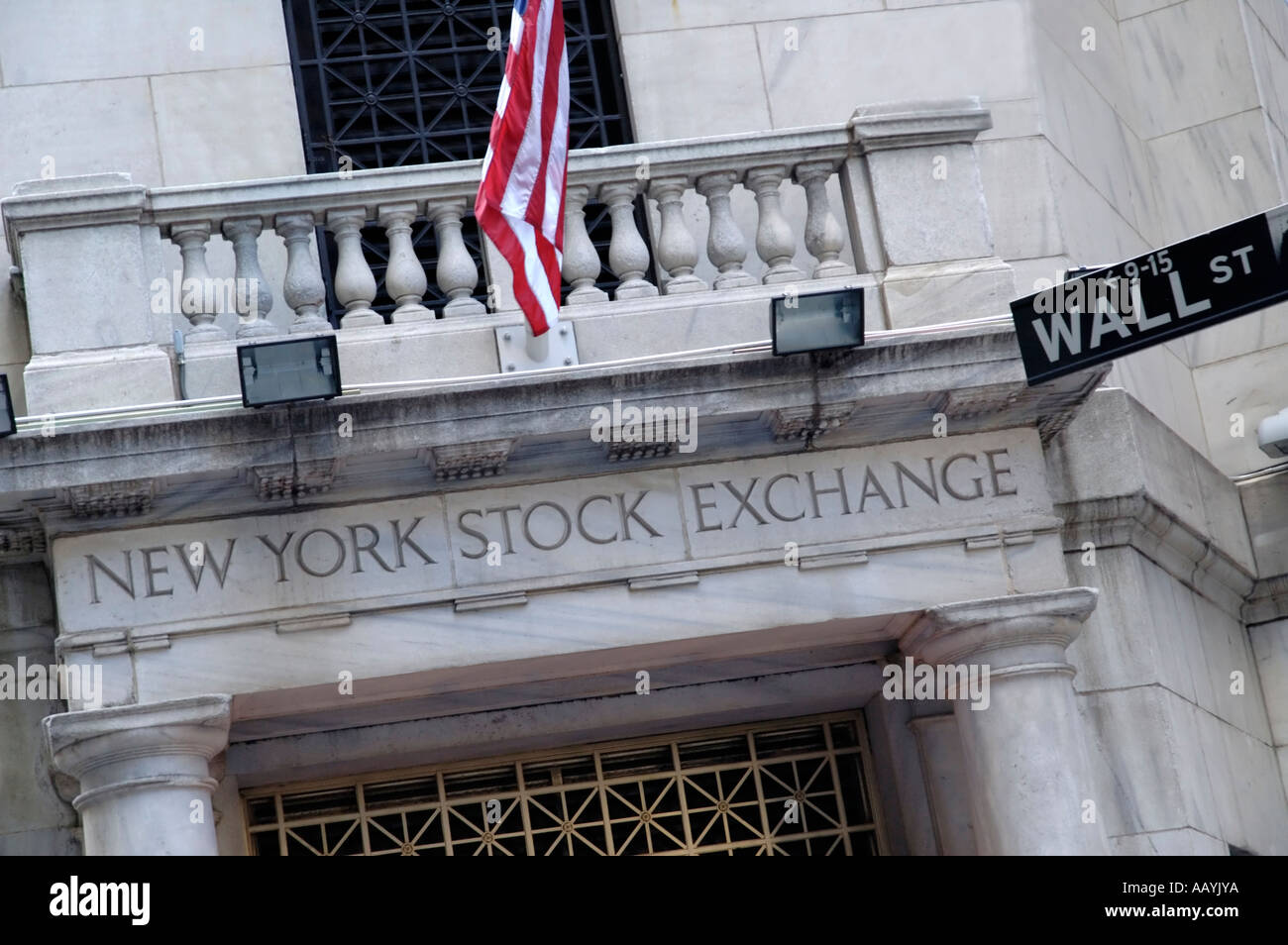 L'entrée de Wall Street à New York Stock Exchange building Banque D'Images
