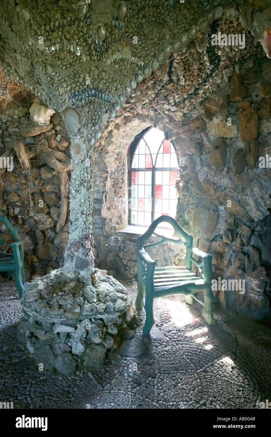 Intérieur de la grotte Shell restauré construit par la famille Hanbury Pontypool Wales UK Banque D'Images