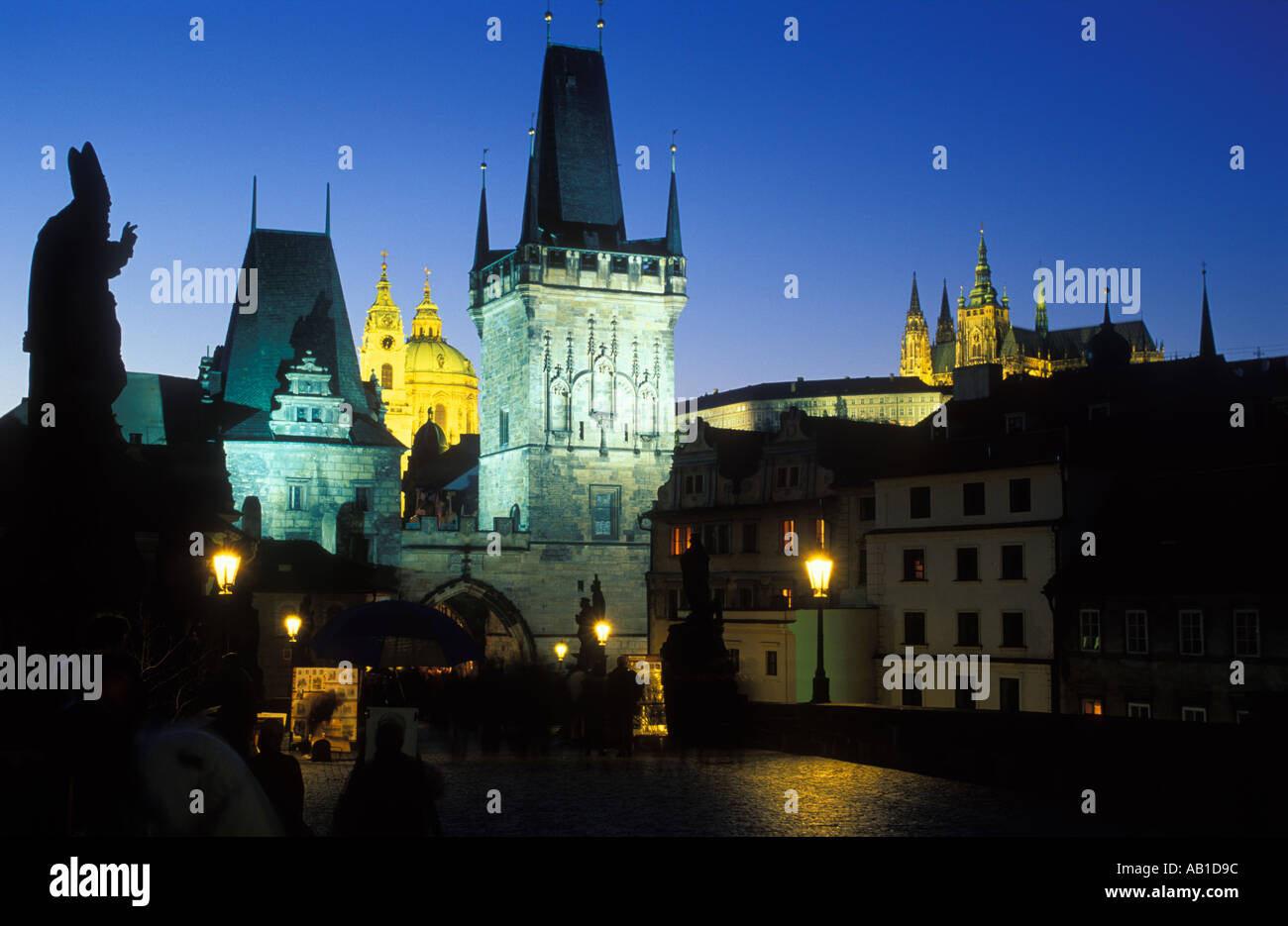 Charles Bridge at Night Prague Praha République Tchèque Banque D'Images
