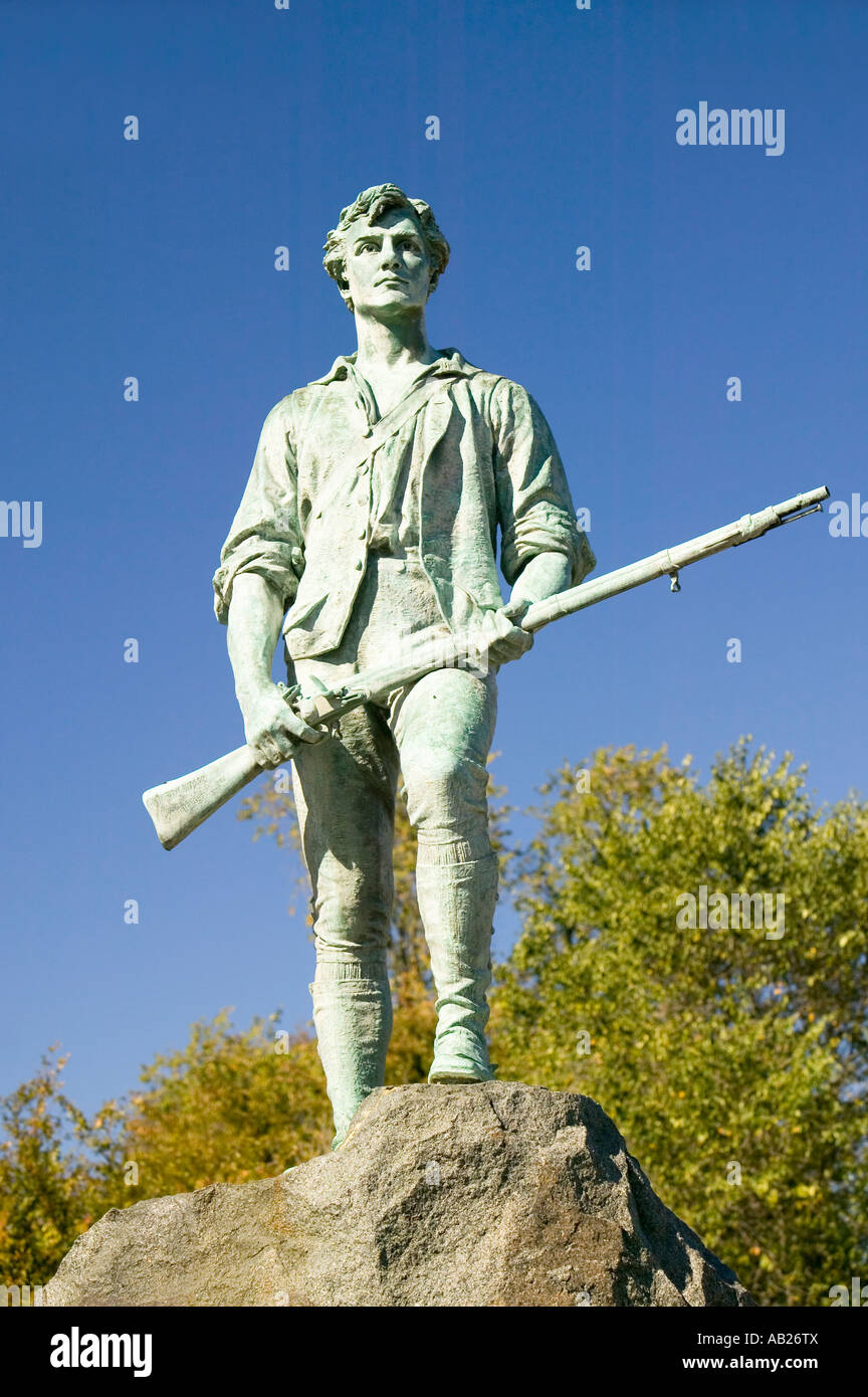 Soldat de guerre révolutionnaire Minuteman accueille les visiteurs à Lexington historique Massachusetts New England Banque D'Images