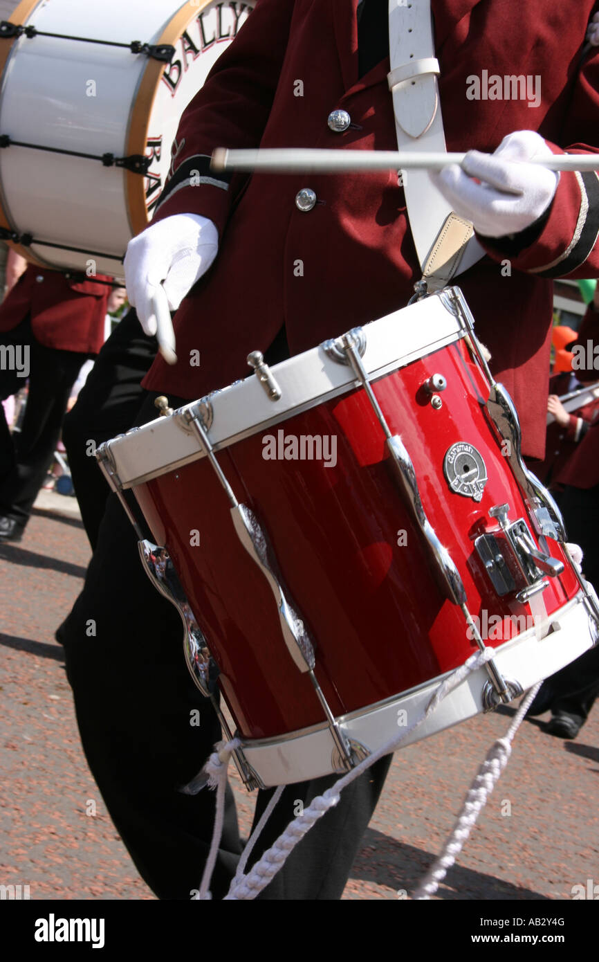 Batteur de fanfare au carnaval de Wallace Park, Lisburn, Irlande du Nord Banque D'Images