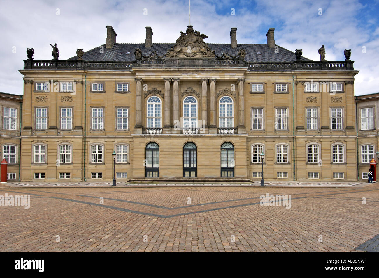Christian VIII, également connu sous le nom du Palais Levetzau Amalienborg à Copenhague en Danemark. Banque D'Images