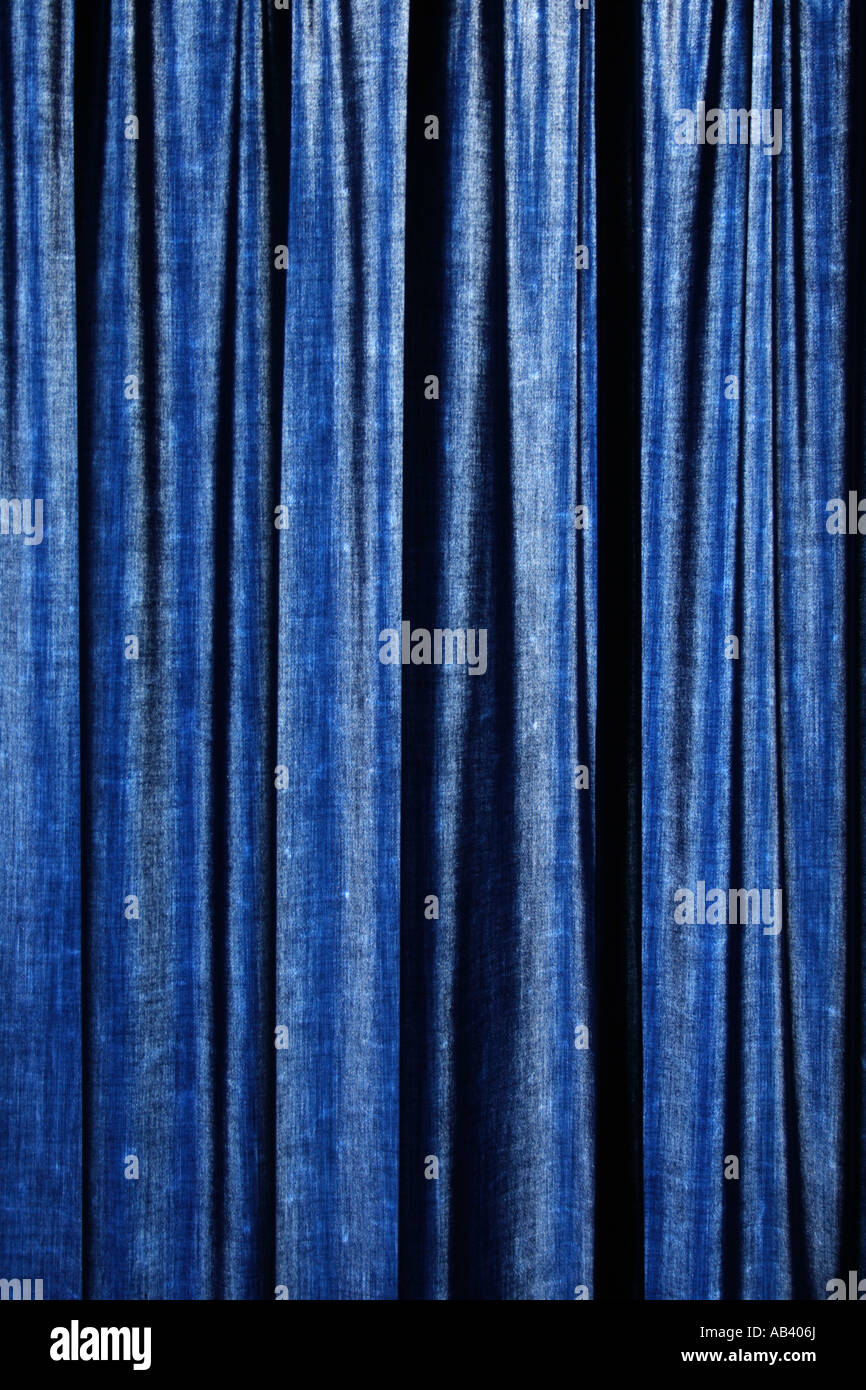 Modèle de rideau bleu rétroéclairé Banque D'Images
